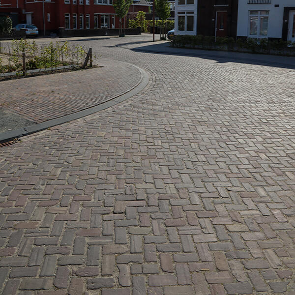 oud-gebakken-klinkers-keiformaat-genuanceerd