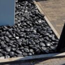 Beach Pebbles Deep Black zak 25kg.