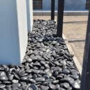 Beach Pebbles Deep Black zak 25kg.
