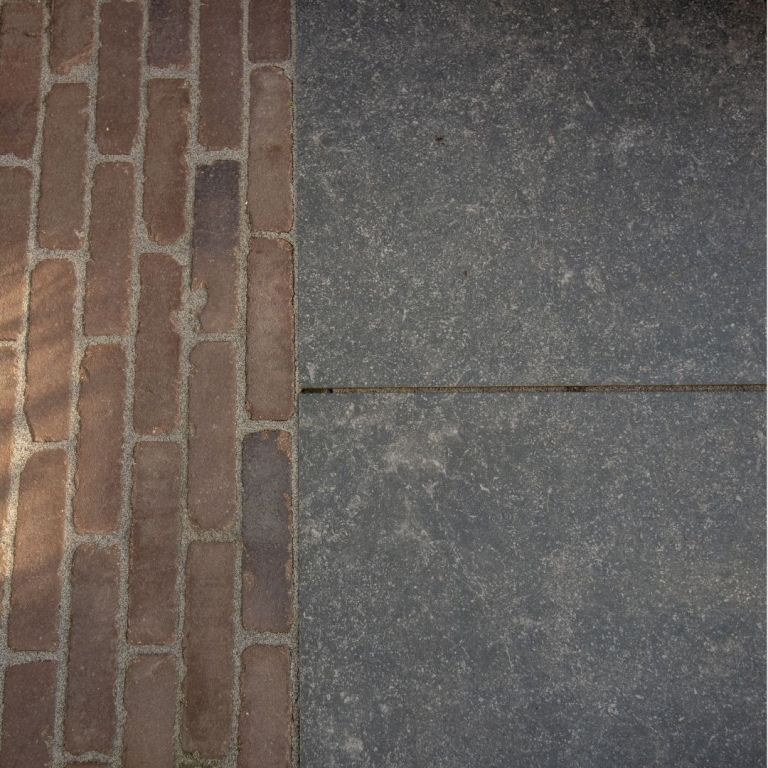Deep 18MM Pacific Black Strutt tegel 60x60x1,8 cm