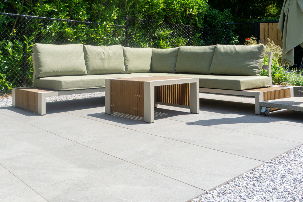 Terras met keramische tegels