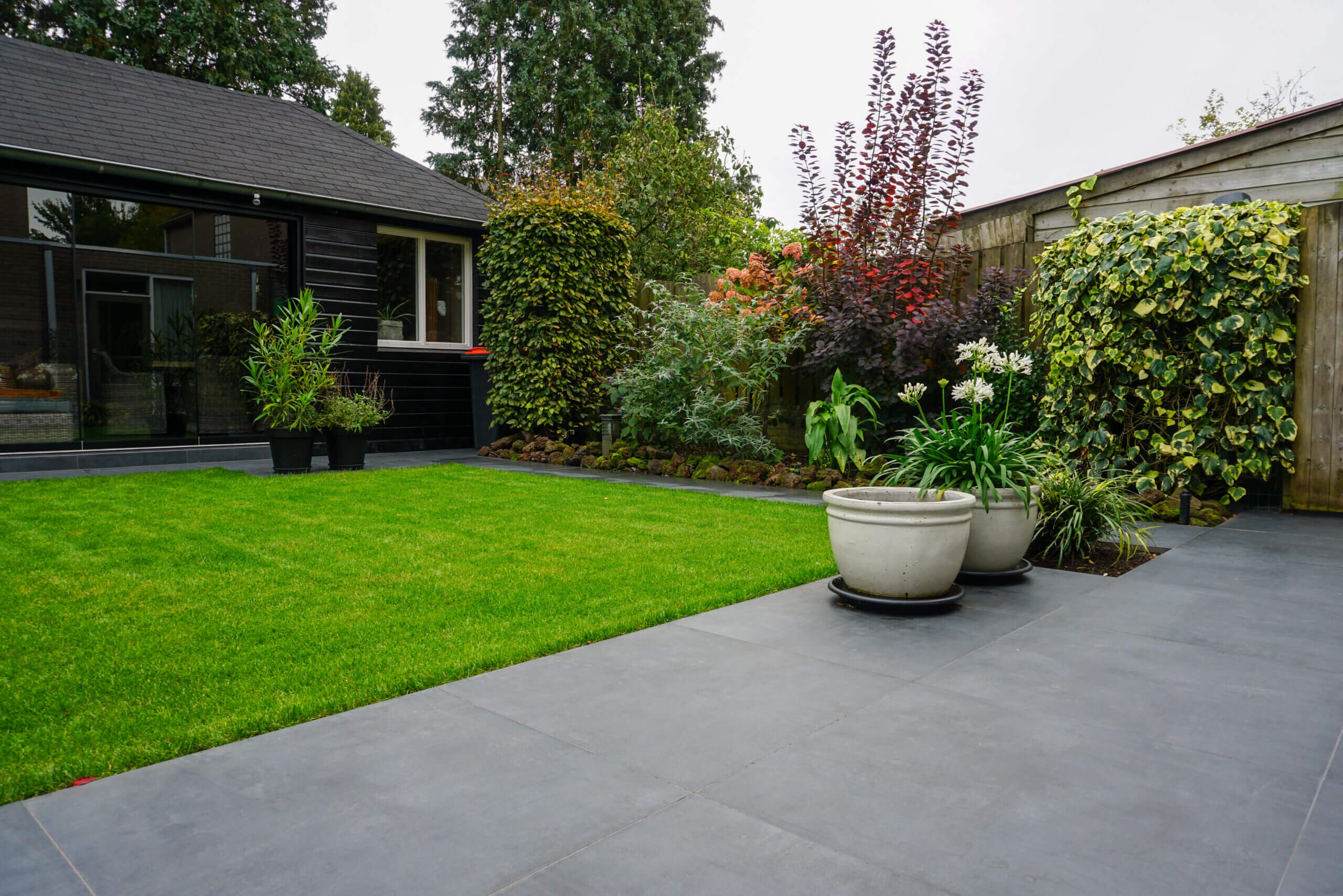 Welke maat tuintegels past bij jouw tuin?